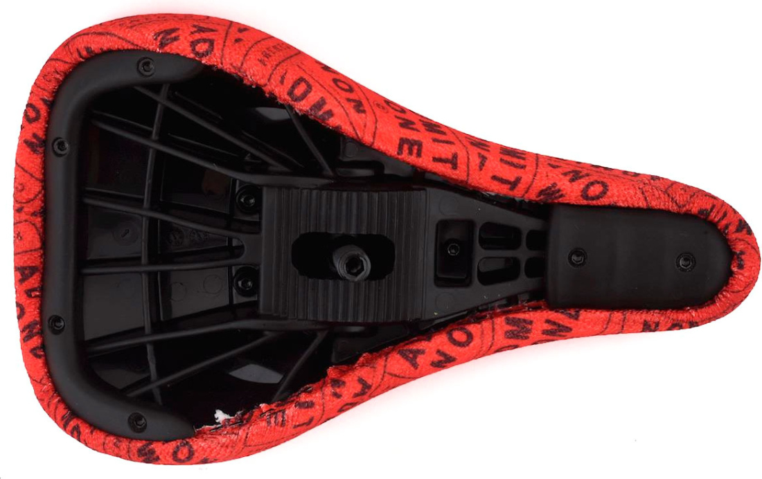 Седло Cinema Admit Fat Stealth Red